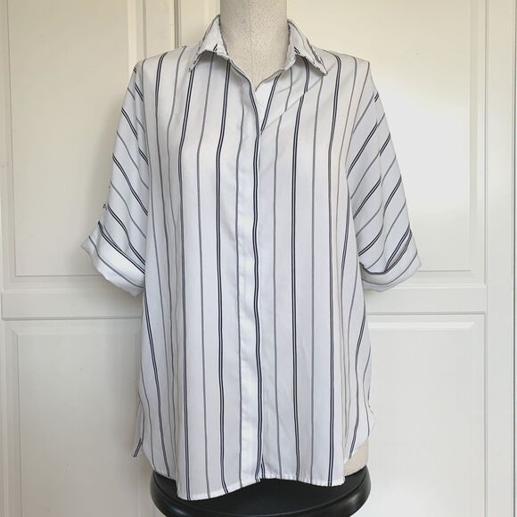 Forever 21 Striped Button Short Sleeve Blouse Collared White Black Womens Size M - Picture 1 of 7